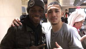 Richard Commey y Teófimo López compartieron después de la pelea que ganó el hondureño.