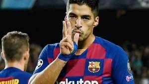 El delantero Luis Suárez dice que por ahora quiere seguir en el Barcelona, pues nadie le ha informado que no continuará. La goleada del Bayern les marcó.