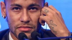 Neymar durante su presentación oficial con el PSG.
