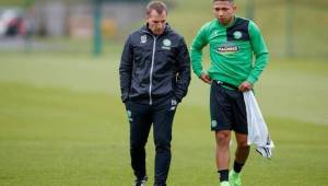 Brendar Rodgers cuando compartía con Emilio en una de las prácticas del Celtic.