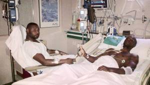 Esta es la imagen donde se muestra a Eric Abidal y su primo Gerard cuando se hacía el trasplante de hígado. Foto cortesía