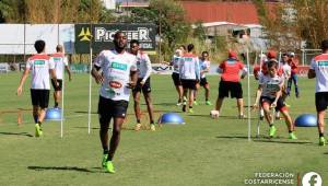 Costa Rica arriba este lunes a San Pedro Sula para el juego de este martes ante Honduras en el estadio Morazán. Foto DIEZ