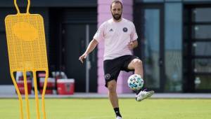 Gonzalo Higuaín ha sido vinculado con un posible regreso a River Plate de Argentina.