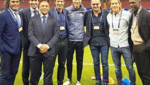 Pedja Mijatovic viajó a Cardiff y comparte junto a otras estrellas que brillaron con Real Madrid.