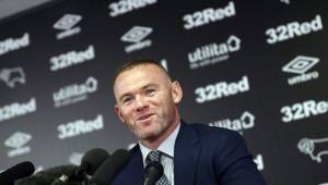 Derby County ha fichado al delantero inglés Wayne Rooney, quien dejó al DC United de la MLS.