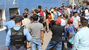 Este domingo continuará la venta de boletos en las taquillas del estadio Nacional. Fotos Ronald Aceituno