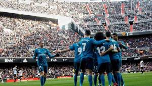 Los jugadores del Real Madrid celebrando el segundo gol de Cristiano Ronaldo.