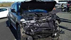 Así quedó el carro de Douglas Costa tras el accidente de tránsito.