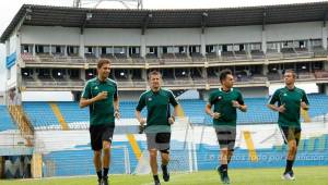 Los árbitros italianos conocieron la cancha del estadio Olímpico, previo al juego de Honduras ante Australia.