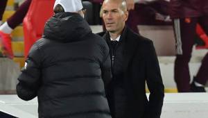 Zidane se saludó con Klopp luego de avanzar a las semifinales de la Champions.