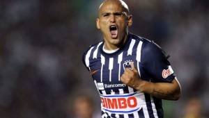 Humberto 'Chupete' Suazo podría regresar al fútbol pero en México.