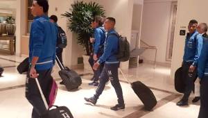 La Selección de Honduras llegando al hotel Hilton Los Angeles Airport donde descansará un par de horas. Foto @FenafuthOrg