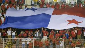 Los aficionados panameños lanzaron cánticos homofóbicos durante uno de los juegos de septiembre donde enfrentaron a Costa Rica y México y les cerraron el estadio.