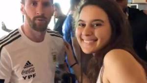 Ella es Fernanda, la aficionada de Brasil que es fan de Lionel Messi.