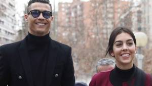 Cristiano Ronaldo y Georgina se dieron el 'sí' en una ceremonia privada, según confirma una revista italiana.
