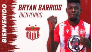 Bryan Barrios ya firmó contrato con Vida y de inmediato se puso a las órdenes del técnico Nerlyn Membreño.