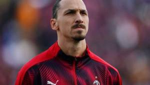 Ibrahimovic llegó durante el mercado invernal al Milan y firmando un contrato de tan solo seis meses.