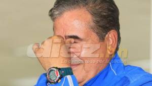 El entrenador de la Selección de Honduras, Jorge Luis Pinto, no se contiene y llora cuando explica las razones del fracaso de Honduras en su intención de ir a Rusia.