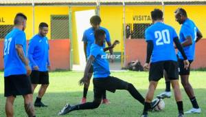 Los jugadores de Honduras Progreso se preparan para una batalla la batalla final por la permanencia ante Juticalpa. Solo les sirve ganar. Fotos Neptalí Romero