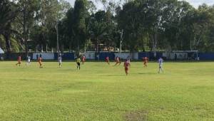 Victoria se dio a respetar en su sede y goleó al Parrillas One. Foto cortesía.