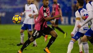 Bryan Acosta pasa un buen momento con el Tenerife de la segunda división de España.