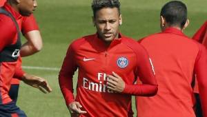 Neymar fue traspasado del Barcelona al PSG en este mercado de fichajes.