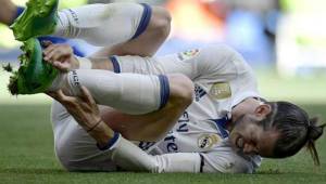 Bale volvió a sufrir otra lesion y fue reemplazado en la primera parte.
