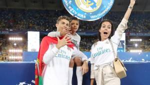 Cristiano Ronaldo y Georgina Rodríguez tras el final de Champions League.