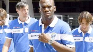 El exdelantero de la Selección de Honduras, David Suazo, se estrenó como entrenador en la segunda división de Italia. Foto cortesía