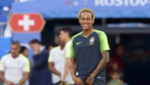 Neymar se reportó listo para su debut en el Mundial contra Suiza. Foto: AFP.
