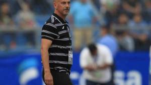 Stephen Hart ya no es más técnico de Trinidad y Tobago, las dos derrotas en el inicio del hexagonal ante Costa Rica y Honduras le pasaron factura. Foto DIEZ