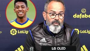 El entrenador del Cádiz de España, Álvaro Cervera, habló sobre la sanción disciplinaria a los futbolistas que se fueron de parranda y no jugaron ante Valencia.