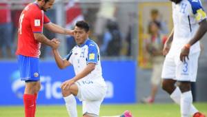 El volante Roger Espinoza en el último partido que jugó con la Selección de Honduras que fue ante Costa Rica en San Pedro Sula. Foto Delmer Martínez