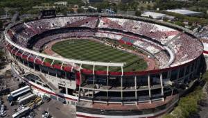 El estadio Monumental ya abrió sus portones para el ingreso de sus miles de aficionados.