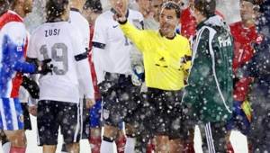 Joel Aguilar Chicas es recordado por pitar aquel partido bajo la nieve donde los ticos cayeron 1-0 contra Estados Unidos en Denver, Colorado. Foto cortesía