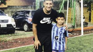 El hondureño Bryan Acosta estuvo presente en la Academi de fútbol Chamaco Guifarro en San Pedro Sula.