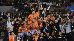 Los jugadores el América gritan a todo pulmón el título de la Copa MX conquistado en el Estadio Olímpico Benito Juárez.