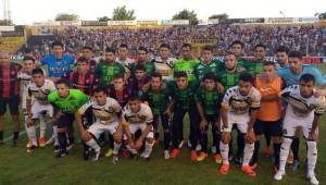 San Lorenzo de Almagro salió a la cancha con la camiseta del Chapecoense.