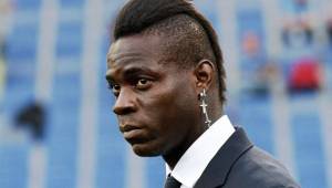 Mario Balotelli tiene 30 años y actualmente se encuentra sin equipo.