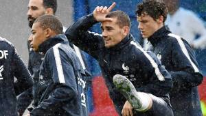 El delantero francés Antoine Griezmann durante el entrenamiento con la selección gala que jugará el Mundial de Rusia. Foto AFP