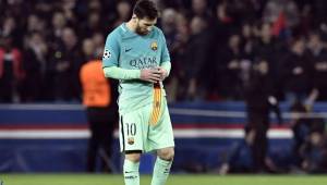 Lío Messi no metió ni las manos para salvar la debacle blaugrana en el Parque de los Príncipes.