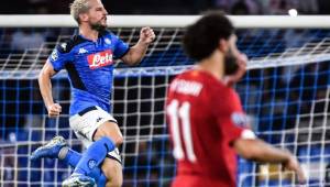 Dries Mertens abrió la brecha al triunfo de parte del Napoli en su juego contra Liverpool.