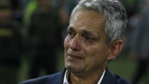Reinaldo Rueda es muy emotivo y esta vez derramó lágrimas tras coronarse campeón con el Atlético Nacional.
