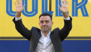 Xavi regresa al Barcelona para enderezar el camino del club que no vive un gran presente.