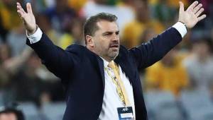 El entrenador de Australia estaría renunciando de la selección en noviembre pase lo que pase en los juegos contra Honduras.