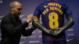 El FC Barcelona podrá contar con Andrés Iniesta hasta su retirada.