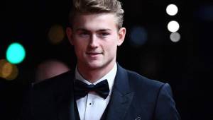 Matthijs de Ligt ganó el Trofeo Kopa tras su buena temporada con el Ajax.