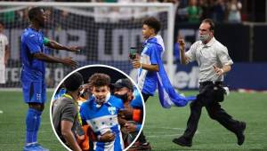 Maynor Figueroa salvó a un aficionado de la seguridad en pleno partido Honduras-México.