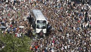 Así fue la llegada del Real Madrid al Santiago Bernabéu para disputar el Clásico.