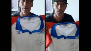 El técnico del Olimpia, se sumó a la campaña de ayuda para lo afectados por la tormenta Eta y donó una camisa que se subastó en más de 12 mil lempiras.